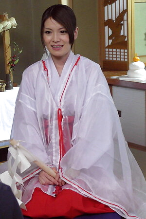 The virgin Anna Kirishima fucked by three men